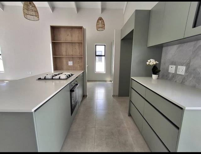 2 BEDROOM HOUSE FOR SALE IN BRITANNIA BAY